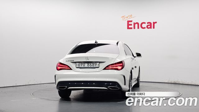 Mercedes-Benz CLA-Class CLA220 AMG Line