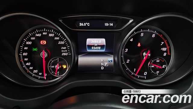 Mercedes-Benz CLA-Class CLA220 AMG Line