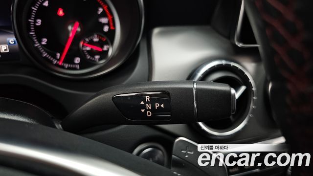 Mercedes-Benz CLA-Class CLA220 AMG Line
