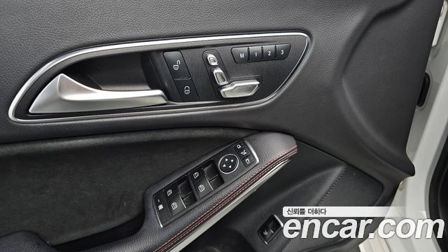 Mercedes-Benz CLA-Class CLA220 AMG Line