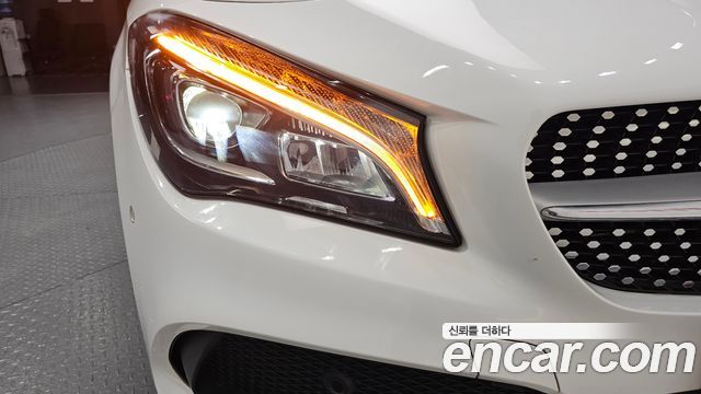 Mercedes-Benz CLA-Class CLA220 AMG Line
