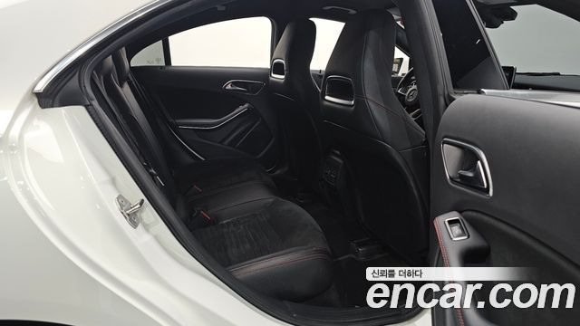 Mercedes-Benz CLA-Class CLA220 AMG Line