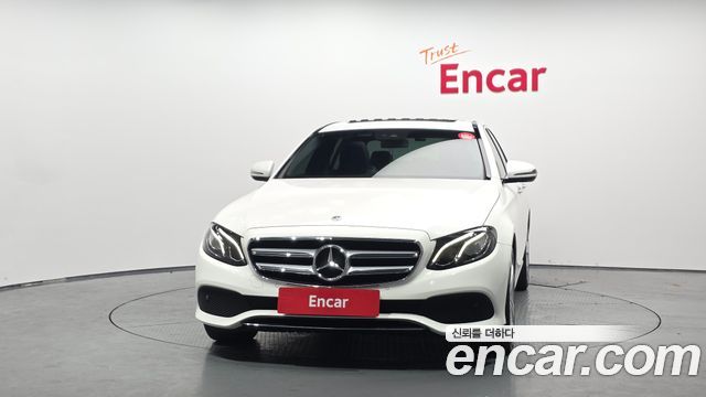 Mercedes-Benz E-Class E200 Avantgarde