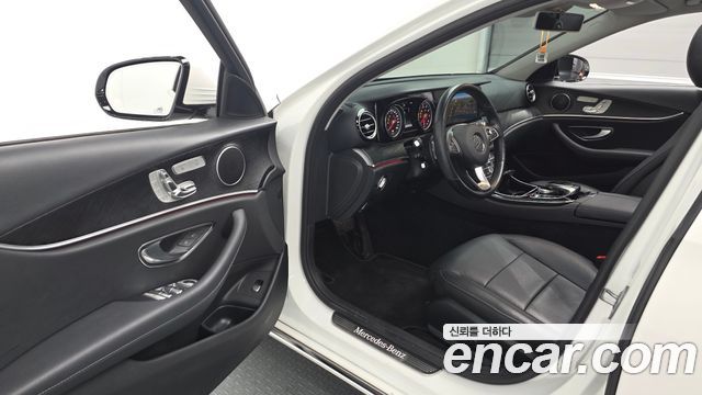Mercedes-Benz E-Class E200 Avantgarde