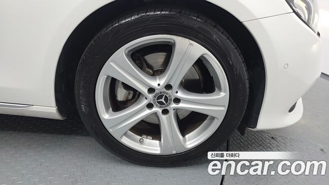 Mercedes-Benz E-Class E200 Avantgarde