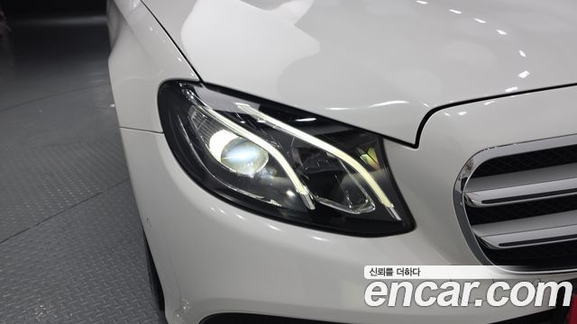 Mercedes-Benz E-Class E200 Avantgarde