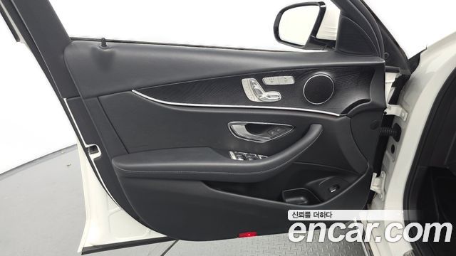 Mercedes-Benz E-Class E200 Avantgarde
