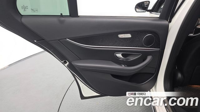 Mercedes-Benz E-Class E200 Avantgarde