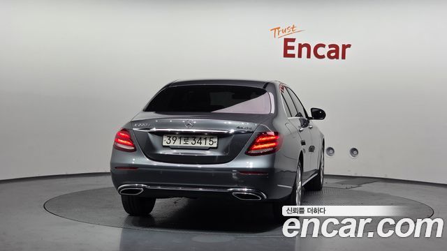 Mercedes-Benz E-Class E220d 4MATIC Exclusive