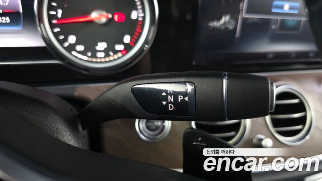 Mercedes-Benz E-Class E220d 4MATIC Exclusive