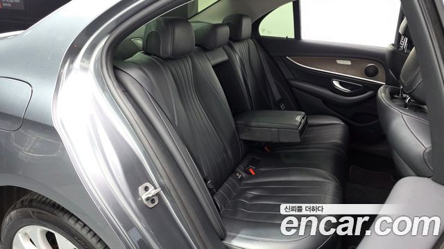 Mercedes-Benz E-Class E220d 4MATIC Exclusive