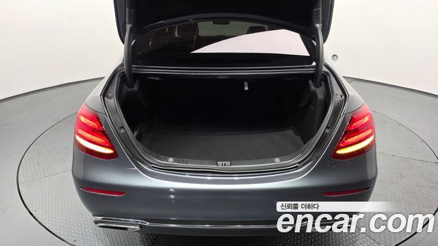 Mercedes-Benz E-Class E220d 4MATIC Exclusive