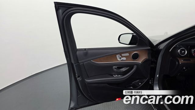 Mercedes-Benz E-Class E220d 4MATIC Exclusive