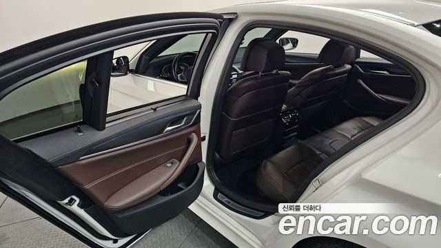 BMW 5-Series 523d xDrive M Sport