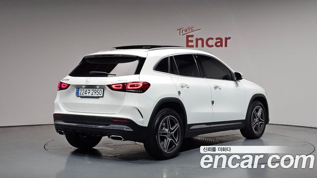 Mercedes-Benz GLA-Class GLA250 4MATIC