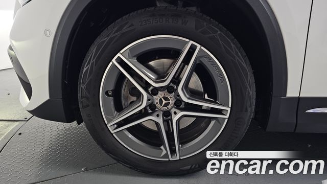 Mercedes-Benz GLA-Class GLA250 4MATIC