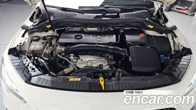 Mercedes-Benz GLA-Class GLA250 4MATIC