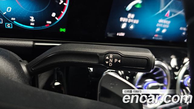 Mercedes-Benz GLA-Class GLA250 4MATIC