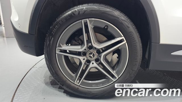 Mercedes-Benz GLA-Class GLA250 4MATIC