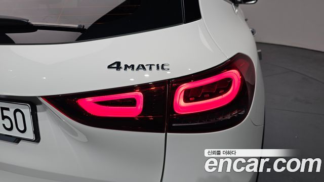Mercedes-Benz GLA-Class GLA250 4MATIC