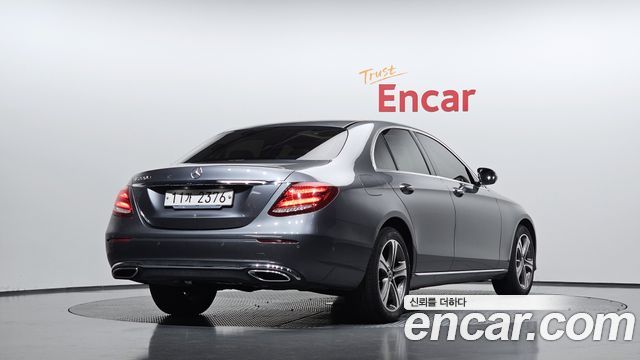 Mercedes-Benz E-Class E220d Avantgarde