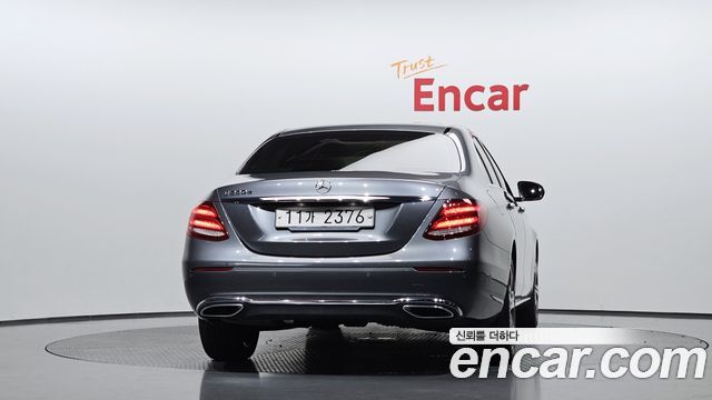 Mercedes-Benz E-Class E220d Avantgarde