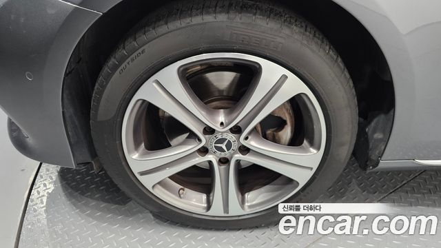 Mercedes-Benz E-Class E220d Avantgarde
