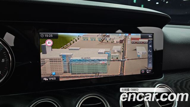 Mercedes-Benz E-Class E220d Avantgarde
