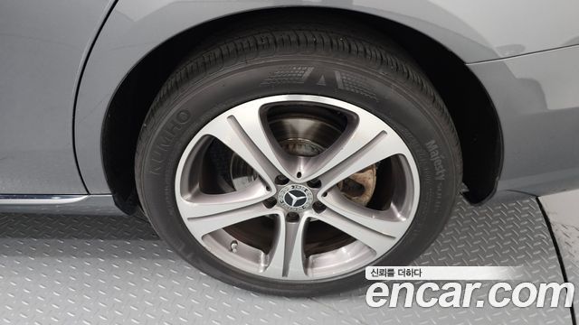 Mercedes-Benz E-Class E220d Avantgarde