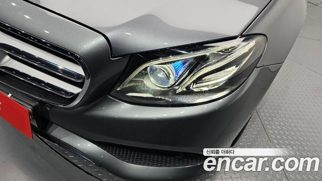 Mercedes-Benz E-Class E220d Avantgarde