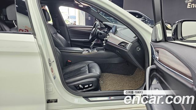 BMW 5-Series 530i M Sport Package Plus