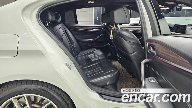 BMW 5-Series 530i M Sport Package Plus