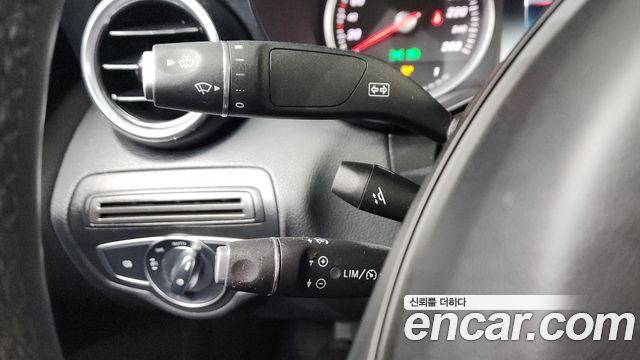 Mercedes-Benz C-Class C200