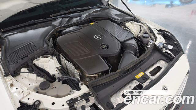 Mercedes-Benz C-Class C200 4MATIC Avantgarde