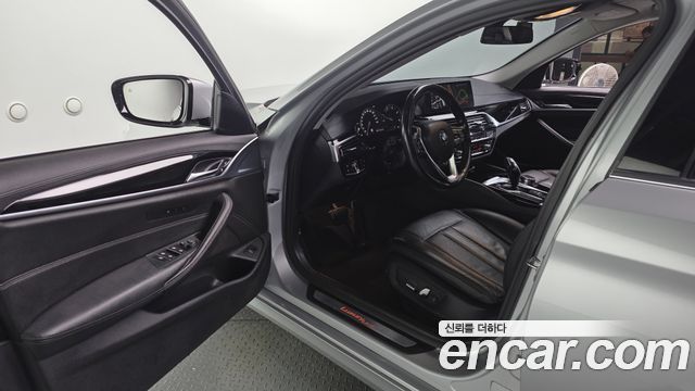 BMW 5-Series 520d Luxury Special Edition