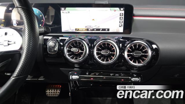 Mercedes-Benz CLA-Class CLA250 4MATIC