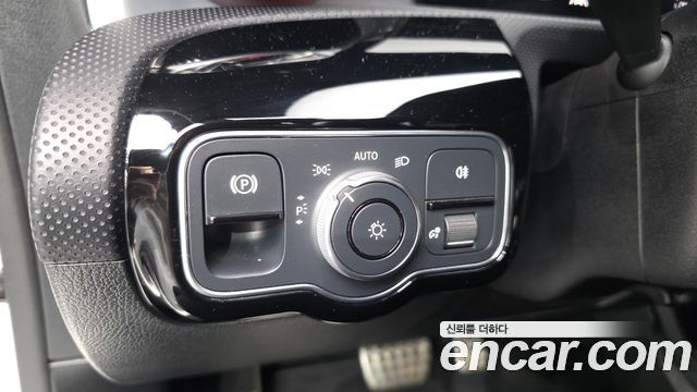 Mercedes-Benz CLA-Class CLA250 4MATIC