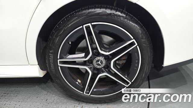 Mercedes-Benz CLA-Class CLA250 4MATIC