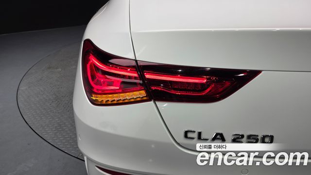 Mercedes-Benz CLA-Class CLA250 4MATIC