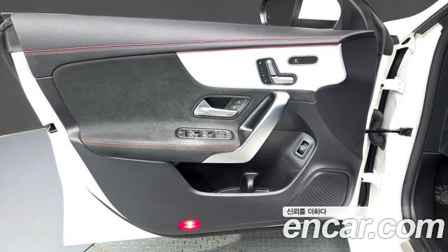 Mercedes-Benz CLA-Class CLA250 4MATIC