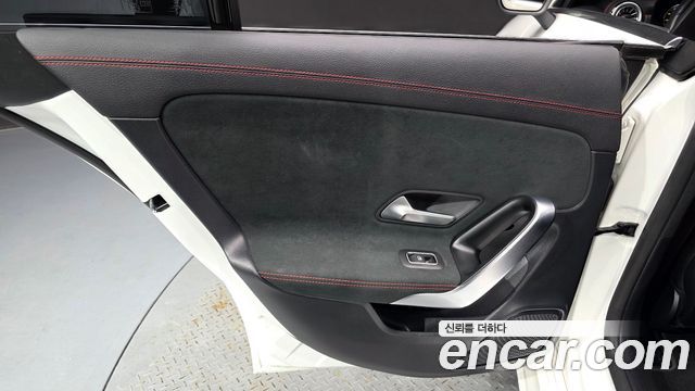 Mercedes-Benz CLA-Class CLA250 4MATIC