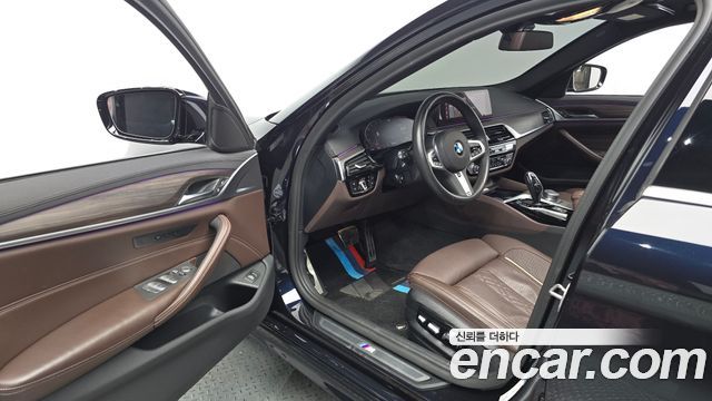 BMW 5-Series 530i M Sport Package Plus