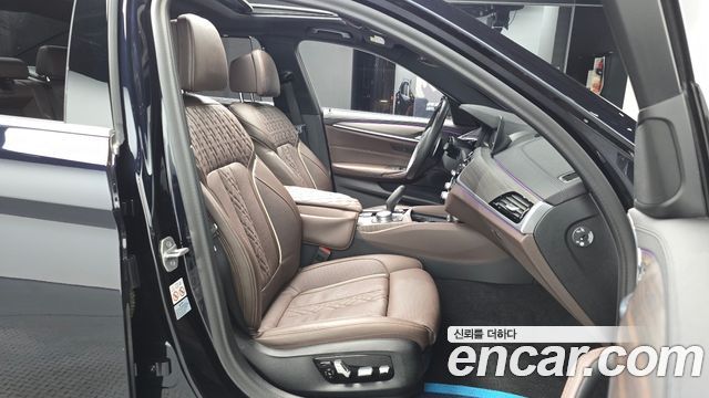 BMW 5-Series 530i M Sport Package Plus