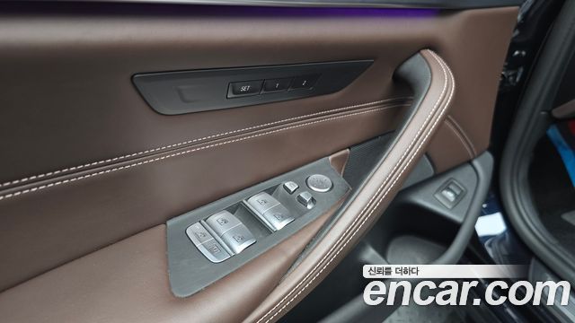 BMW 5-Series 530i M Sport Package Plus