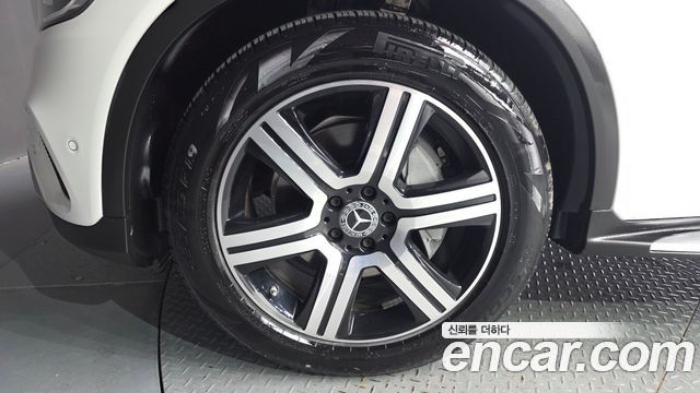 Mercedes-Benz GLC-Class GLC300 4MATIC