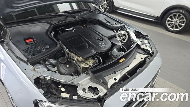 Mercedes-Benz E-Class E220d 4MATIC AMG Line