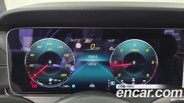 Mercedes-Benz E-Class E220d 4MATIC AMG Line