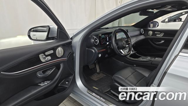 Mercedes-Benz E-Class E220d 4MATIC AMG Line
