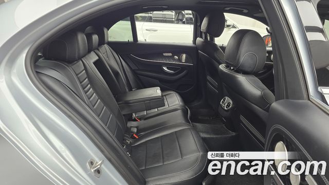 Mercedes-Benz E-Class E220d 4MATIC AMG Line