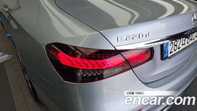 Mercedes-Benz E-Class E220d 4MATIC AMG Line